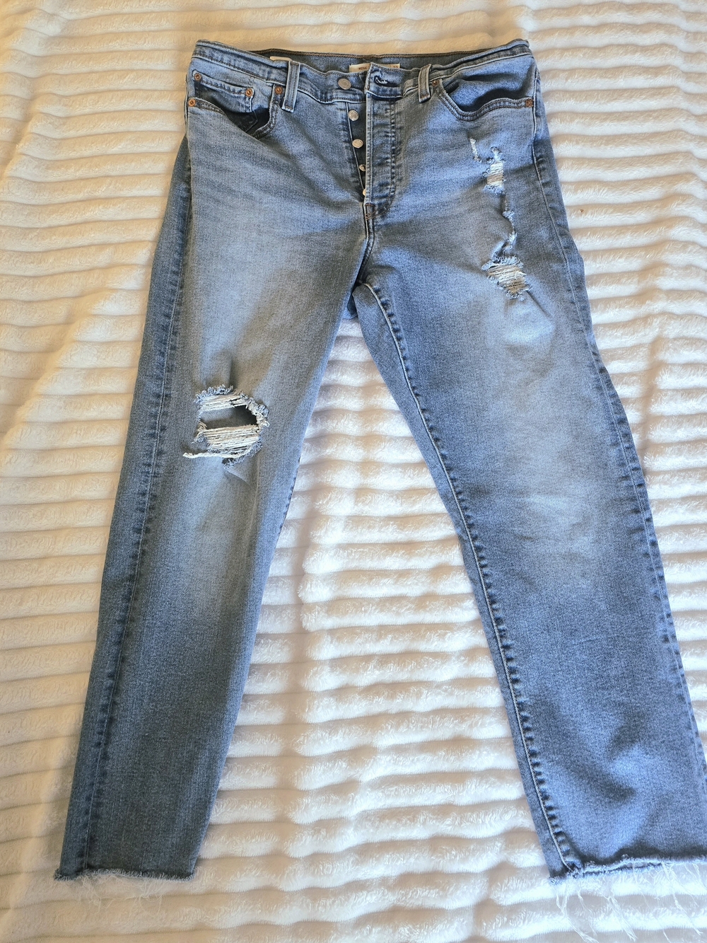 Levi's Wedgie Fit Straight Jeans Distressed Raw Hem Blue Button Fly Size 33